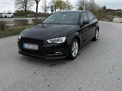 Używany Audi A3 110 KM (80 kW) 2015 Czarny Sedan/Limuzyna