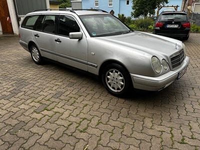 Mercedes E240