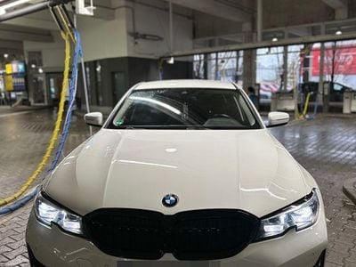 Gebraucht BMW 318 Advantage 156 PS (114 kW) 2020 Weiß Limousine