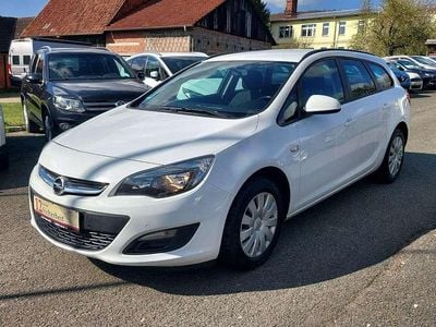 Usata Opel Astra Edition 110 CV (80 kW) 2015 Bianco Station wagon