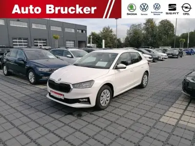 Gebraucht Skoda Fabia Ambition 80 PS (58 kW) 2022 Candyweiß Kleinwagen
