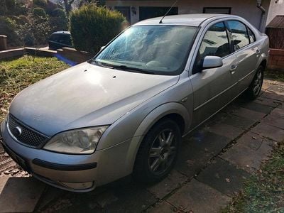 Gebraucht Ford Mondeo Ghia 110 PS (80 kW) 2003 Silber Limousine