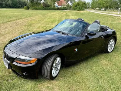 Gebraucht BMW Z4 Sport Line 170 PS (125 kW) 2004 Schwarz Cabrio