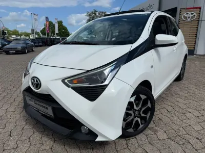 Gebraucht Toyota Aygo x-sky 72 PS (52 kW) 2019 Weiß Kleinwagen