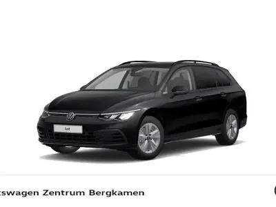Gebraucht VW Golf VIII Life 110 PS (80 kW) 2023 Deep black perleffekt Kombi