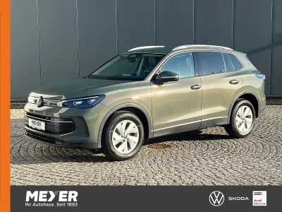 Neu VW Tiguan Elegance 150 PS (110 kW) 2025 Grenadillschwarz metallic SUV