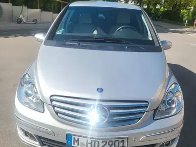 Gebraucht Mercedes B200 136 PS (100 kW) 2007 Silber Van / Kleinbus