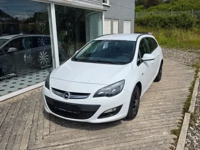 Gebraucht Opel Astra Selection 120 PS (88 kW) 2014 Weiß Kombi