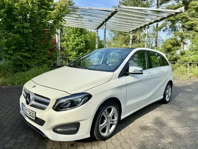 Gebraucht Mercedes B180 Style 109 PS (80 kW) 2017 Weiß Van / Kleinbus