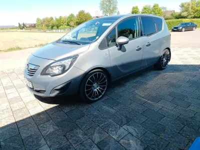 Używany Opel Meriva Innovation 140 KM (102 kW) 2011 Brązowy Minivan