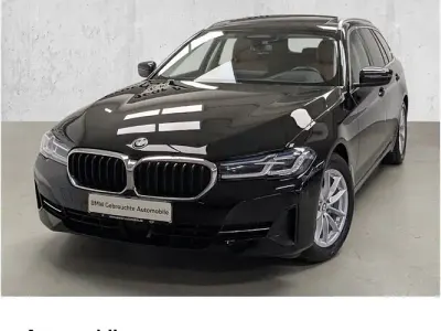 Gebraucht BMW 520 Sport Line 197 PS (144 kW) 2023 Schwarz Kombi