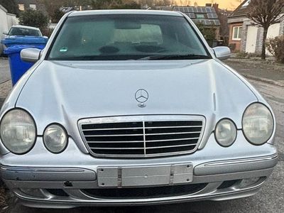 Mercedes E240