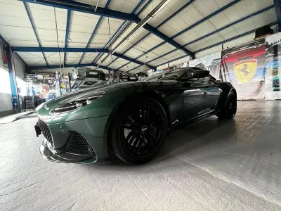 Gebraucht Aston Martin DBS 725 PS (533 kW) 2023 Grün Cabrio