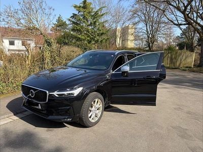 Second-hand Volvo XC60 R-Design 190 CP (139 kW) 2018 Negru SUV