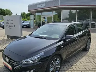 Gebraucht Hyundai i30 Trend 160 PS (117 kW) 2023 Schwarz Limousine