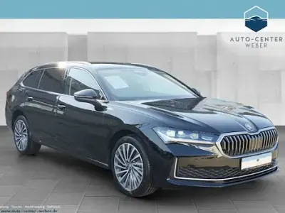 Neu Skoda Superb LAURIN & KLEMENT 150 PS (110 kW) 2026 Schwarz Kombi