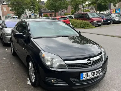 Gebraucht Opel Astra GTC 90 PS (66 kW) 2007 Schwarz Coupé
