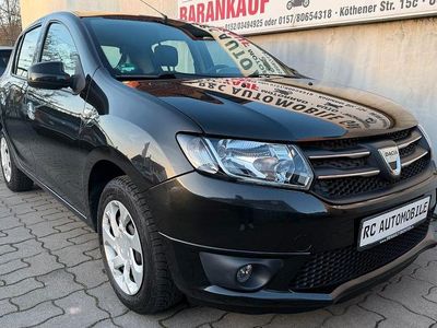 Używany Dacia Sandero Lauréate 90 KM (66 kW) 2012 Czarny Sedan/Limuzyna