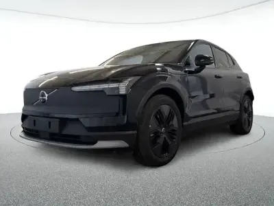 Usata Volvo EX30 CC Performance 314 kW (428 CV) 2025 Nero Berlina