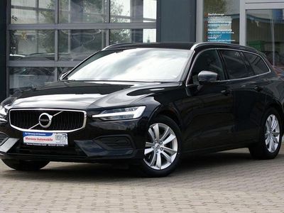 Gebraucht Volvo V60 Momentum 150 PS (110 kW) 2019 Schwarz Kombi