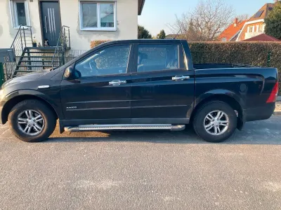 Gebraucht SsangYong Actyon 135 PS (99 kW) 2007 Schwarz Pickup