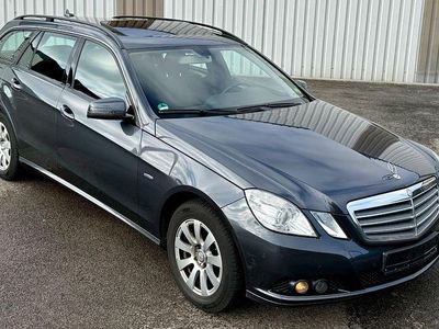 Grau Gebraucht 2011 Mercedes E200 Kombi | 7.390 € (Superpreis)