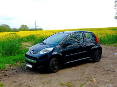 Gebraucht Peugeot 107 68 PS (50 kW) 2011 Schwarz Kleinwagen
