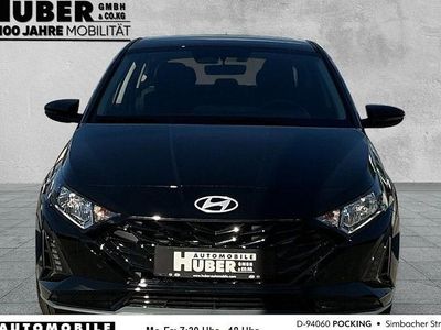 Schwarz metallic Neu 2025 Hyundai i20 Trend Limousine | 22.890 € (Fairer Preis)