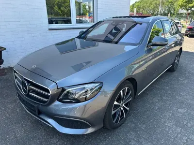 Usado Mercedes E220 Avantgarde 194 CV (142 kW) 2019 Gris Berlina