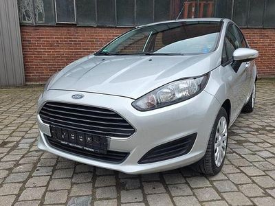 Gebraucht Ford Fiesta Trend 82 PS (60 kW) 2013 Silber Kleinwagen