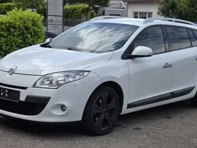 Gebraucht Renault Mégane GrandTour Dynamique 131 PS (96 kW) 2010 Gletscherweiss Kombi