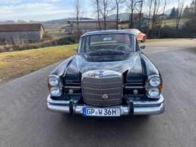 Schwarz Gebraucht 1970 Mercedes 220 SE Coupé | 48.000 €