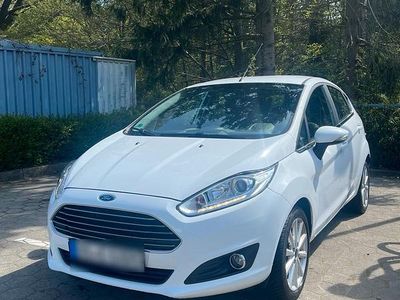 Second-hand Ford Fiesta 125 CP (91 kW) 2015 Alb Hatchback
