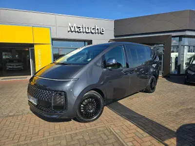 Gebraucht Hyundai Staria 177 PS (130 kW) 2022 Graphite grey / met Van / Kleinbus