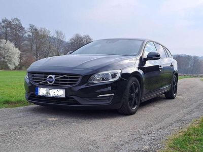 Gebraucht Volvo V60 Business Edition 136 PS (100 kW) 2015 Schwarz Kombi