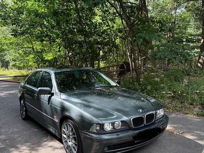 BMW 525