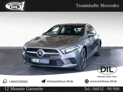 Gebraucht Mercedes A250 160 PS (117 kW) 2020 Mountaingrau  met. Limousine