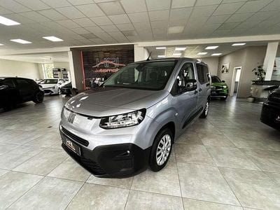 Usado Fiat Doblò 131 HP (96 kW) 2025 Prateado Monovolume