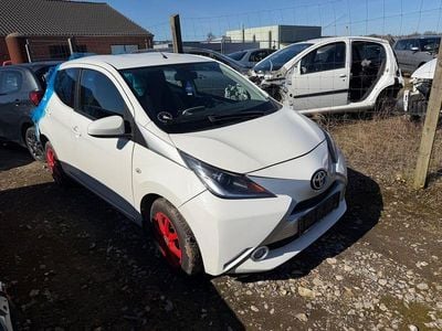 Gebraucht Toyota Aygo 69 PS (50 kW) 2016 Weiß Kleinwagen