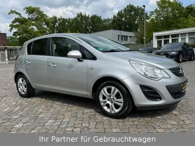 Gebraucht Opel Corsa Active 87 PS (63 kW) 2013 Silber Kleinwagen