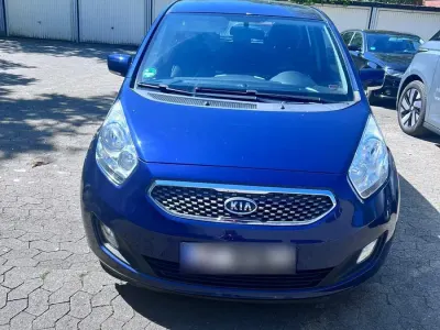 Gebraucht Kia Venga 128 PS (94 kW) 2010 Blau Kleinwagen