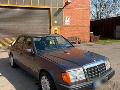 Second-hand Mercedes E250 94 CP (69 kW) 1991 Andere farben Berlinǎ