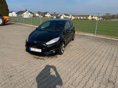 Gebraucht Ford Fiesta Performance Edition 182 PS (133 kW) 2014 Schwarz Kleinwagen