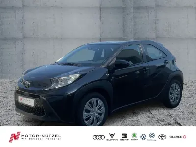 Neu Toyota Aygo X Business Edition 72 PS (52 kW) 2025 Black mica / ink SUV
