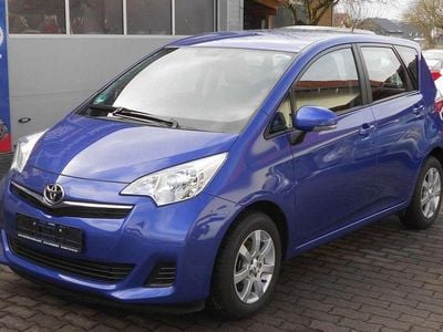 Gebraucht Toyota Verso-S Life 99 PS (72 kW) 2011 Satin blue mm Van / Kleinbus