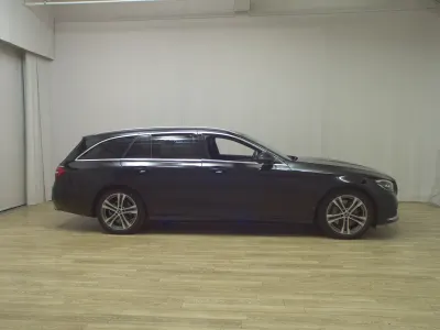 Gebraucht Mercedes E220 Avantgarde 220 PS (161 kW) 2022 Schwarz Limousine