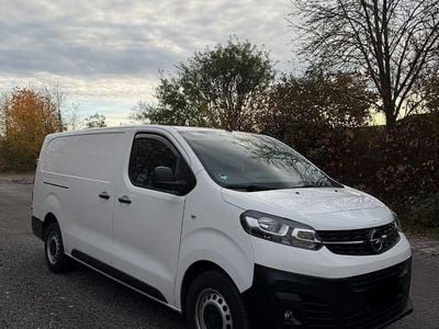 Second-hand Opel Vivaro 122 CP (89 kW) 2020 Alb Monovolum