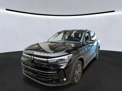 Gebraucht VW Tiguan Life 150 PS (110 kW) 2024 Schwarz SUV