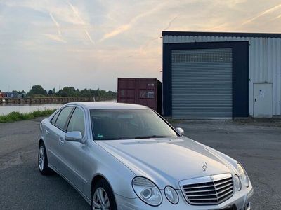 Mercedes E200