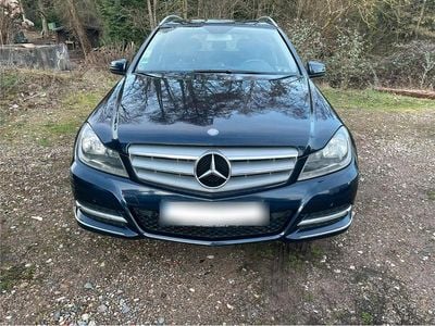 Gebraucht Mercedes C220 Avantgarde 170 PS (125 kW) 2012 Blau Limousine